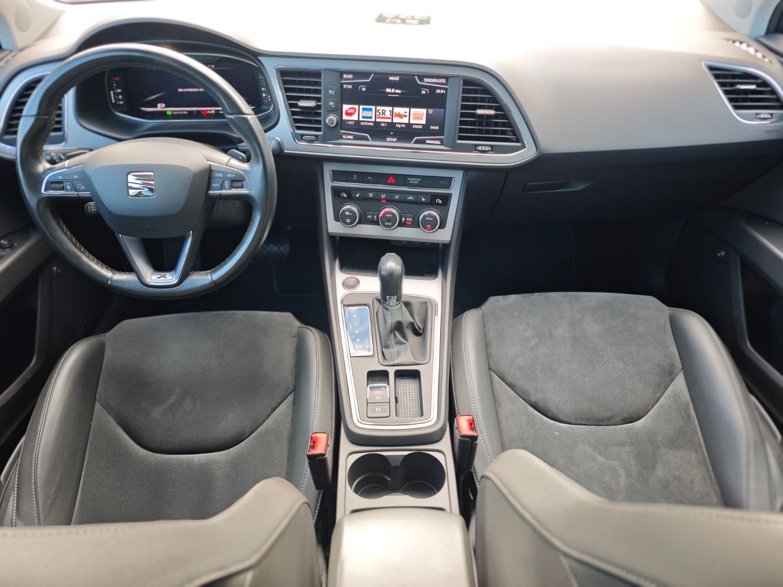 Fahrzeugabbildung SEAT Leon ST*BOSE*VIRTUAL*AHK*KLIMAAUTO*SHZ*KAMERA*