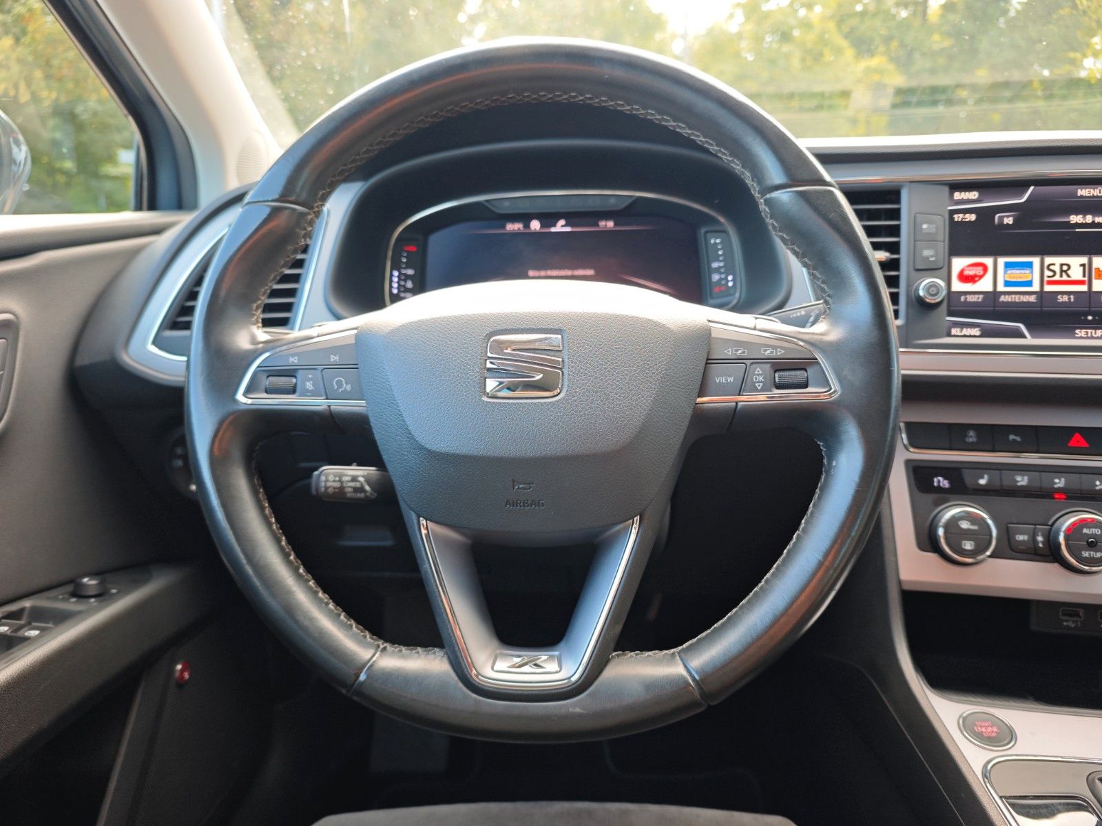 Fahrzeugabbildung SEAT Leon ST*BOSE*VIRTUAL*AHK*KLIMAAUTO*SHZ*KAMERA*