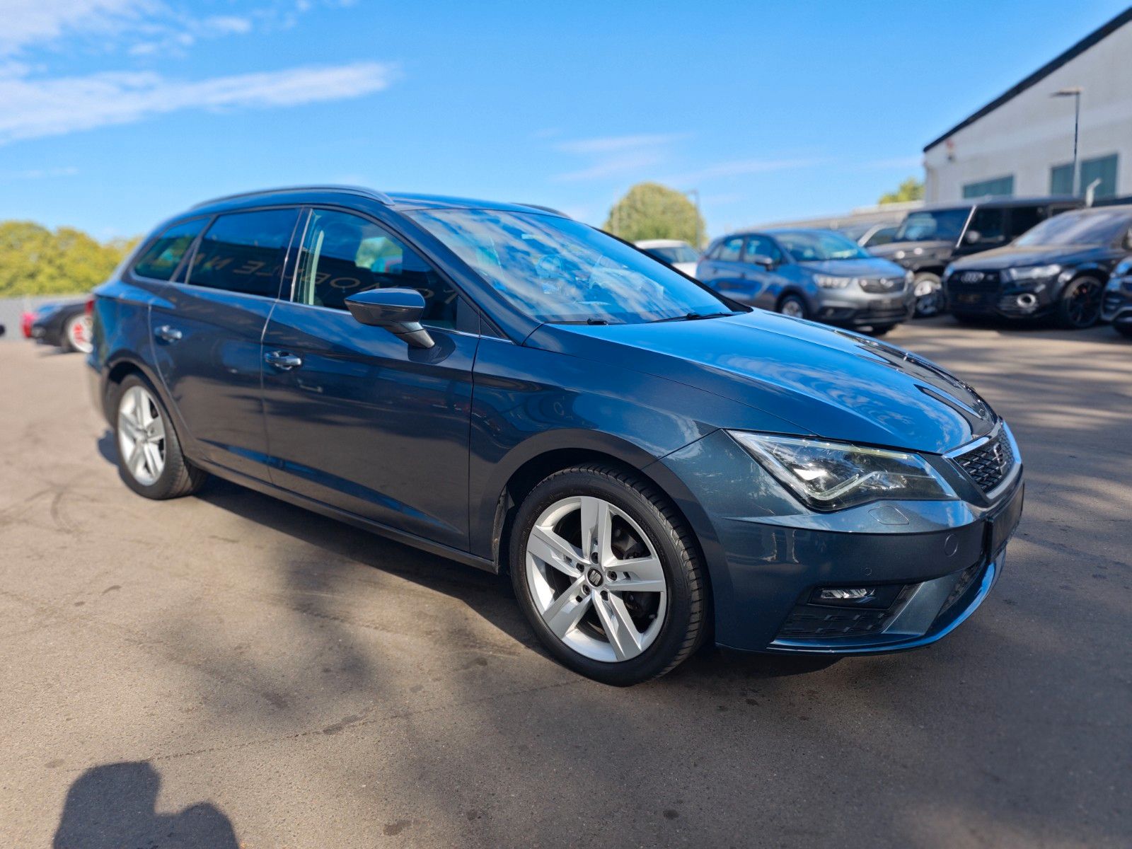 Fahrzeugabbildung SEAT Leon ST*BOSE*VIRTUAL*AHK*KLIMAAUTO*SHZ*KAMERA*