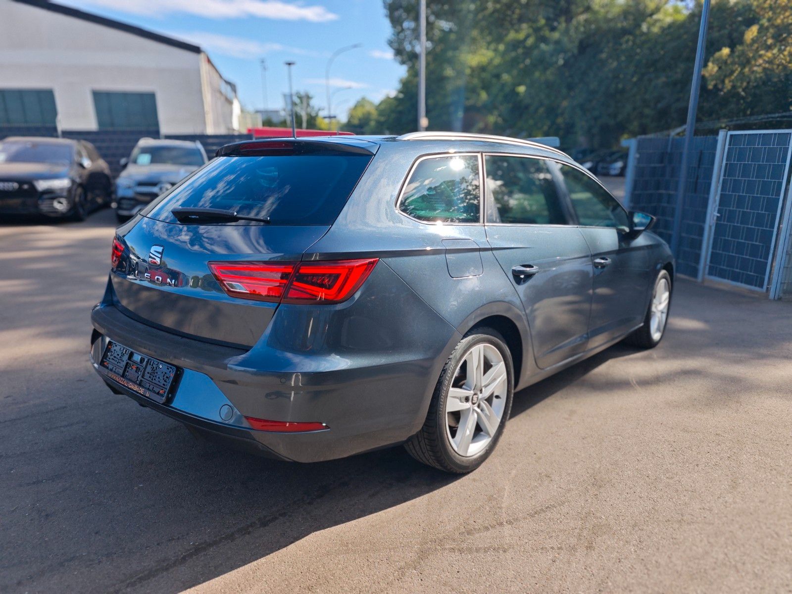 Fahrzeugabbildung SEAT Leon ST*BOSE*VIRTUAL*AHK*KLIMAAUTO*SHZ*KAMERA*