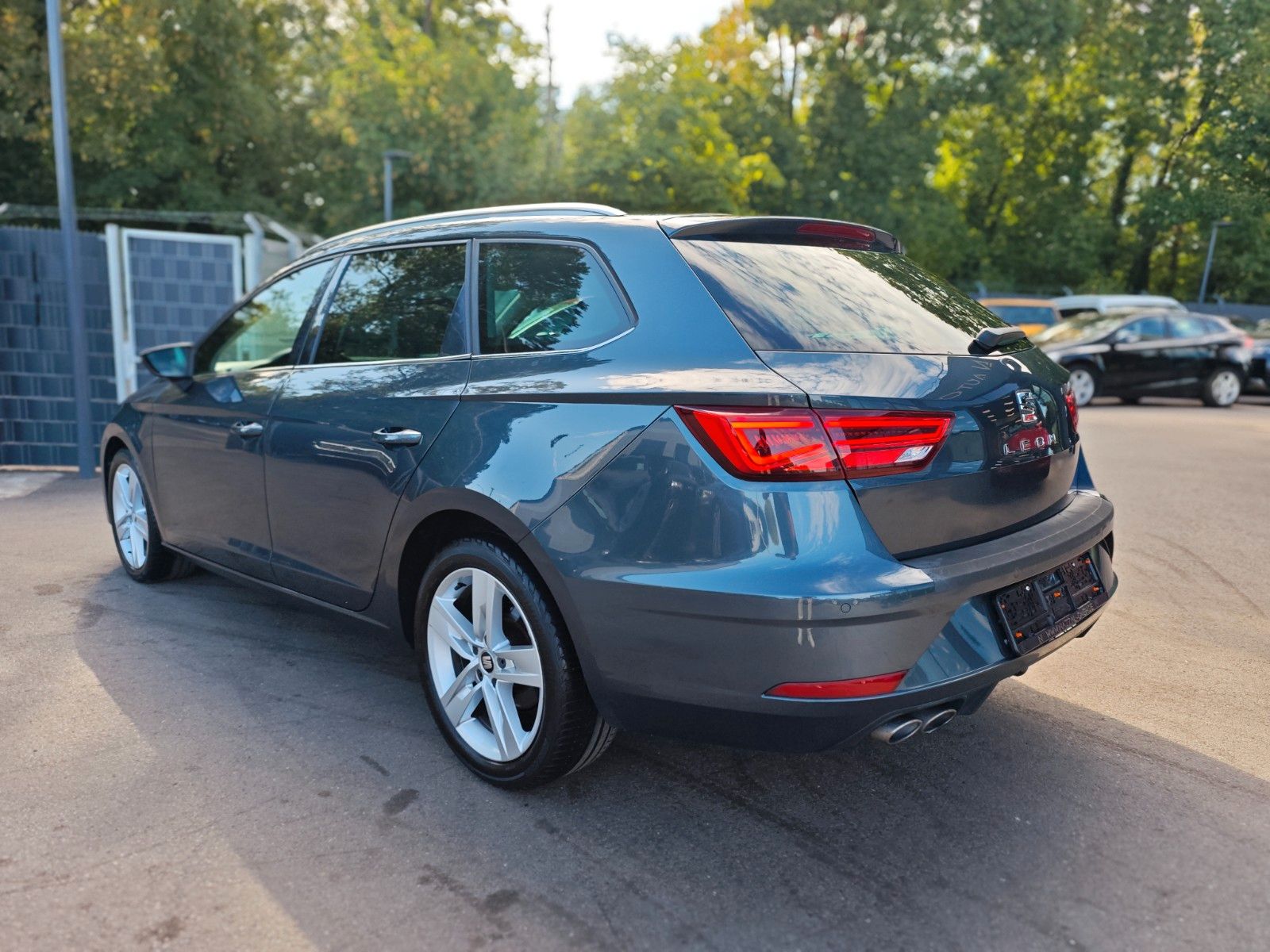 Fahrzeugabbildung SEAT Leon ST*BOSE*VIRTUAL*AHK*KLIMAAUTO*SHZ*KAMERA*