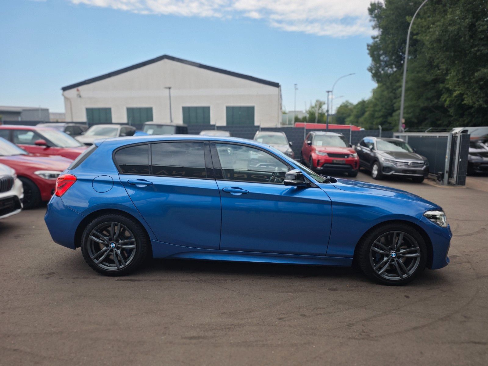 Fahrzeugabbildung BMW M135i LIMOUSINE * FACELIFT*5-TUERIG*AUT*LED*