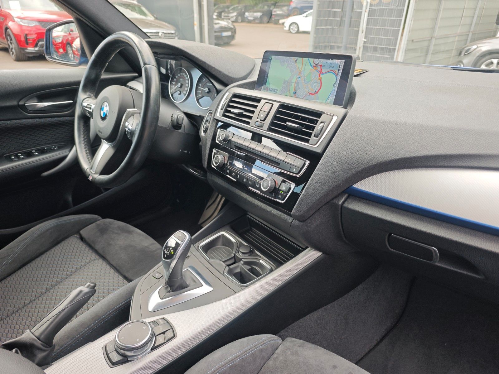 Fahrzeugabbildung BMW M135i LIMOUSINE * FACELIFT*5-TUERIG*AUT*LED*