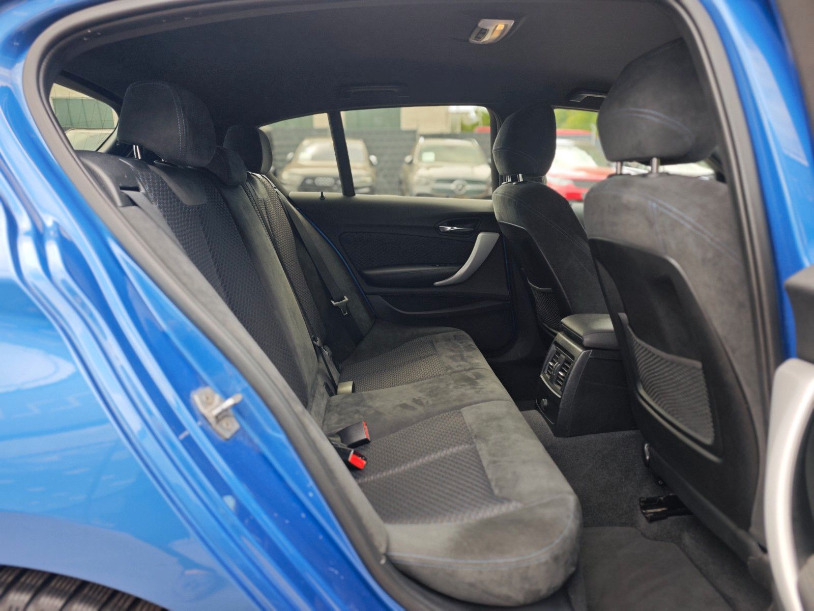 Fahrzeugabbildung BMW M135i LIMOUSINE * FACELIFT*5-TUERIG*AUT*LED*
