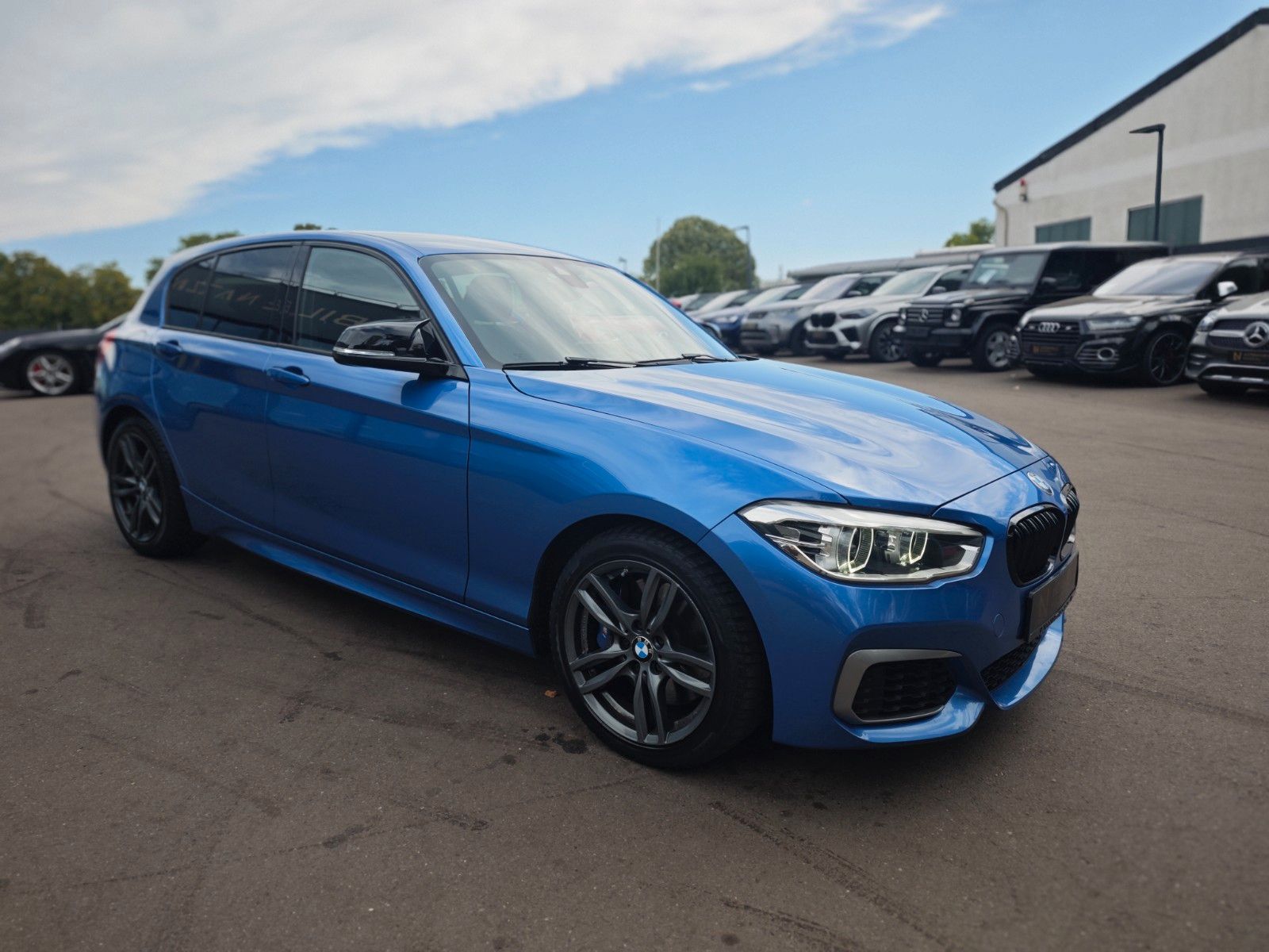 Fahrzeugabbildung BMW M135i LIMOUSINE * FACELIFT*5-TUERIG*AUT*LED*