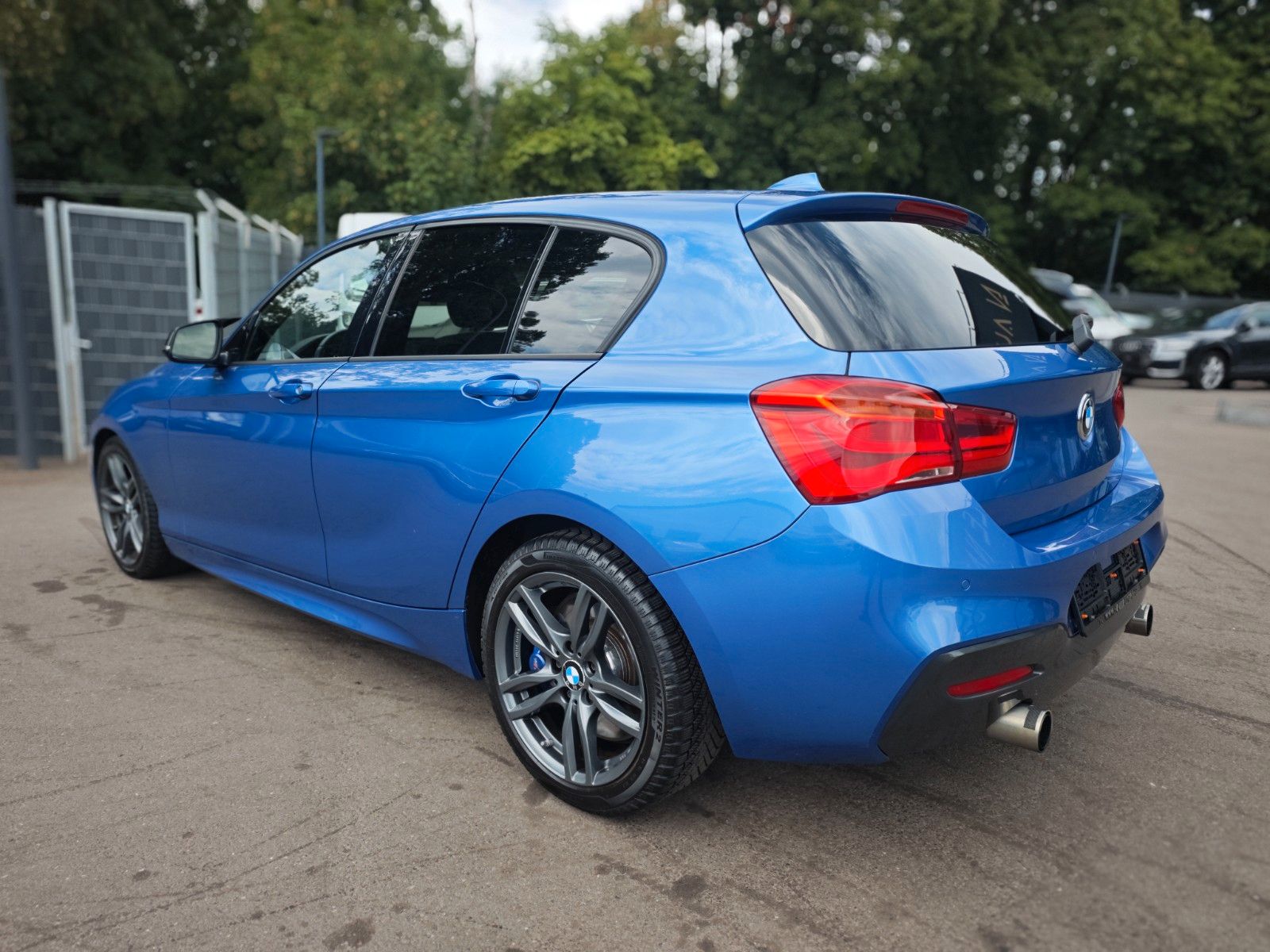 Fahrzeugabbildung BMW M135i LIMOUSINE * FACELIFT*5-TUERIG*AUT*LED*