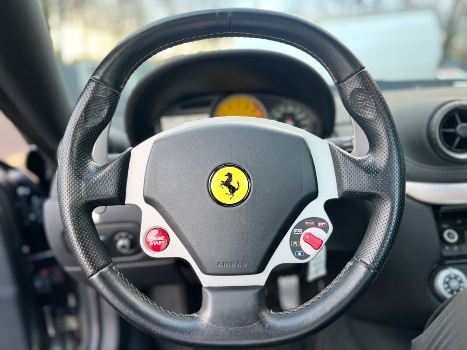 Fahrzeugabbildung Ferrari 599 GTB FIORANO*U-FREI*CARBON SITZE*TRAUMWAGEN*