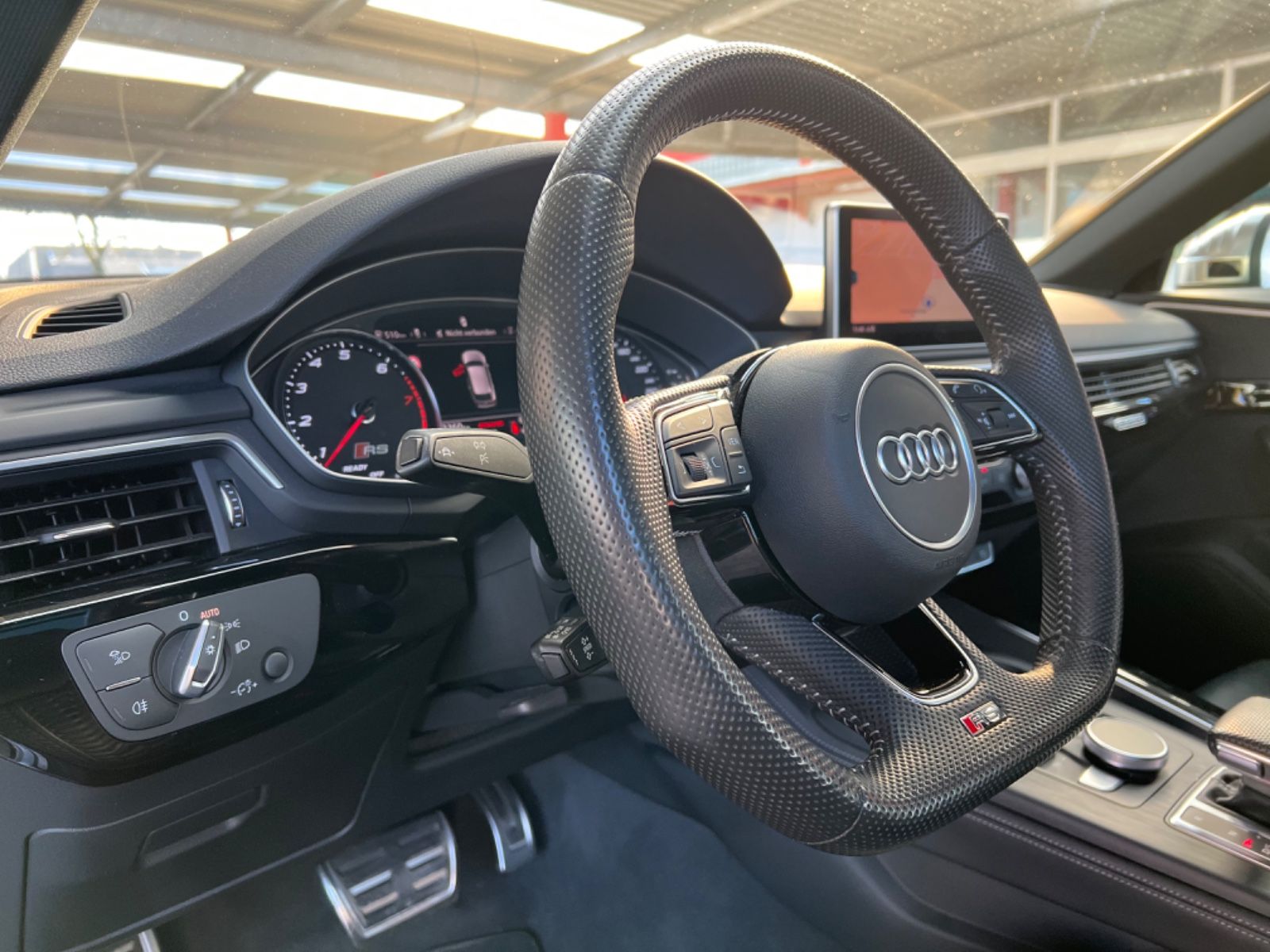 Fahrzeugabbildung Audi RS4 AVANT 2.9 TFSI QUATTRO*PANORAMA*ACC*KAMERA*