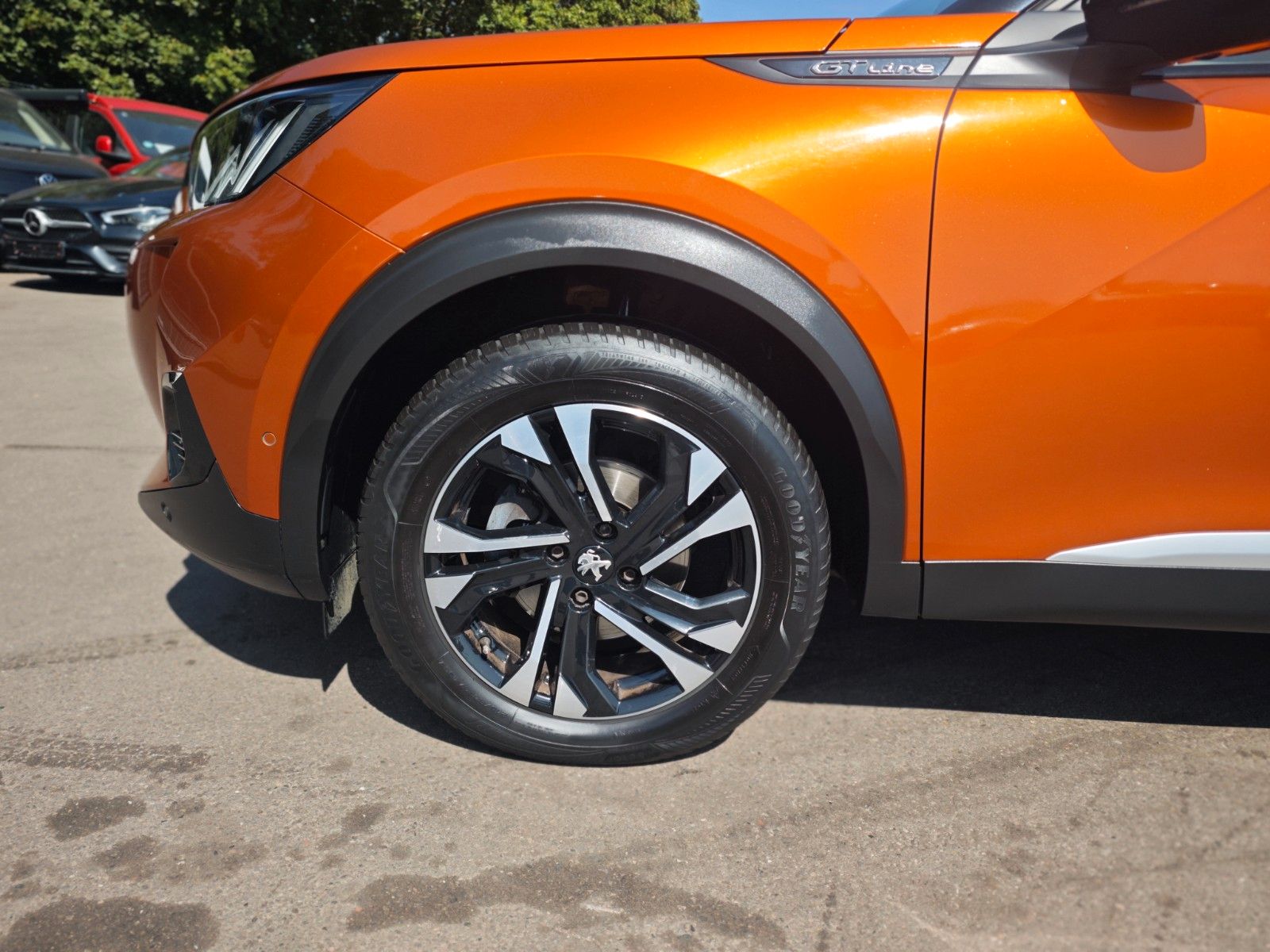 Fahrzeugabbildung Peugeot 2008 GT LINE*AUT.*NAVI*VOLL LED*GSD*KAMERA*