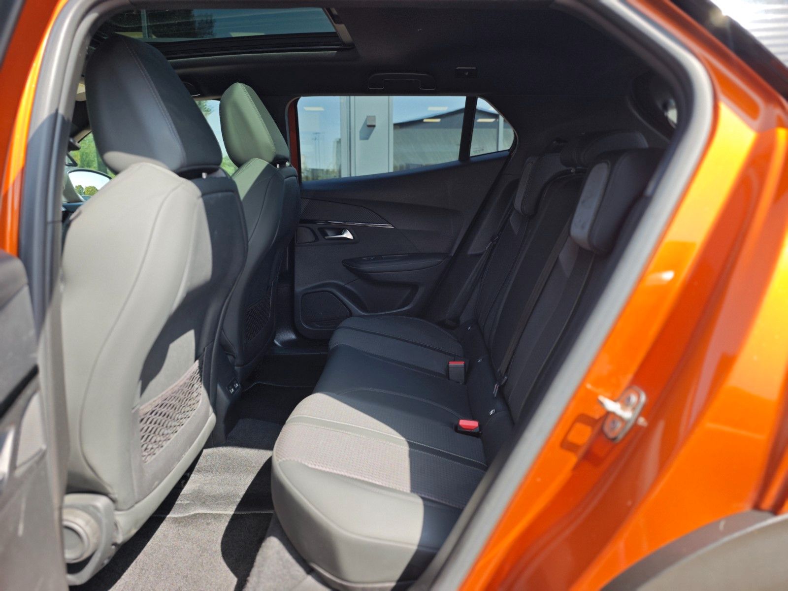 Fahrzeugabbildung Peugeot 2008 GT LINE*AUT.*NAVI*VOLL LED*GSD*KAMERA*