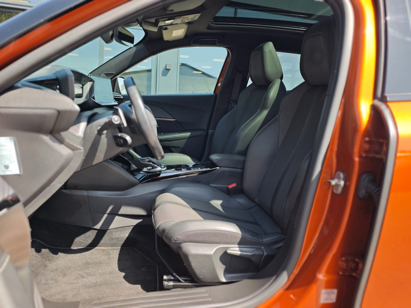 Fahrzeugabbildung Peugeot 2008 GT LINE*AUT.*NAVI*VOLL LED*GSD*KAMERA*