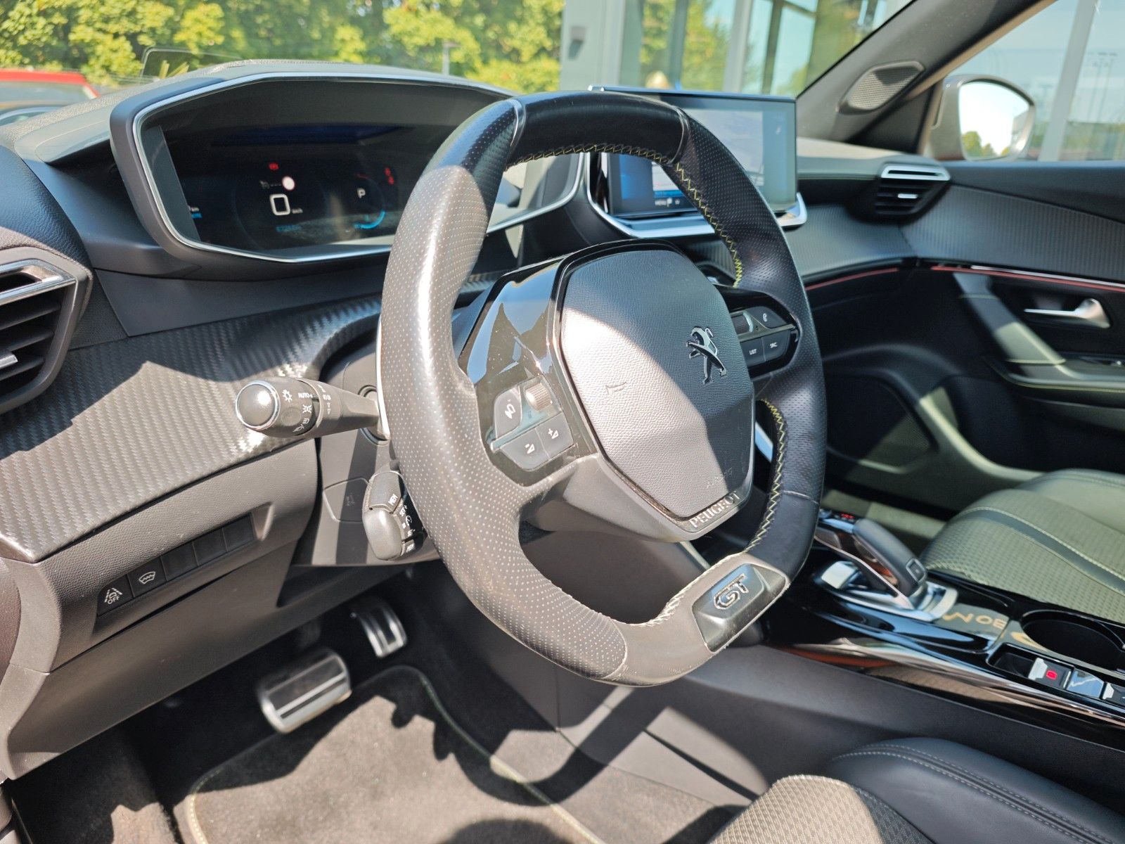 Fahrzeugabbildung Peugeot 2008 GT LINE*AUT.*NAVI*VOLL LED*GSD*KAMERA*