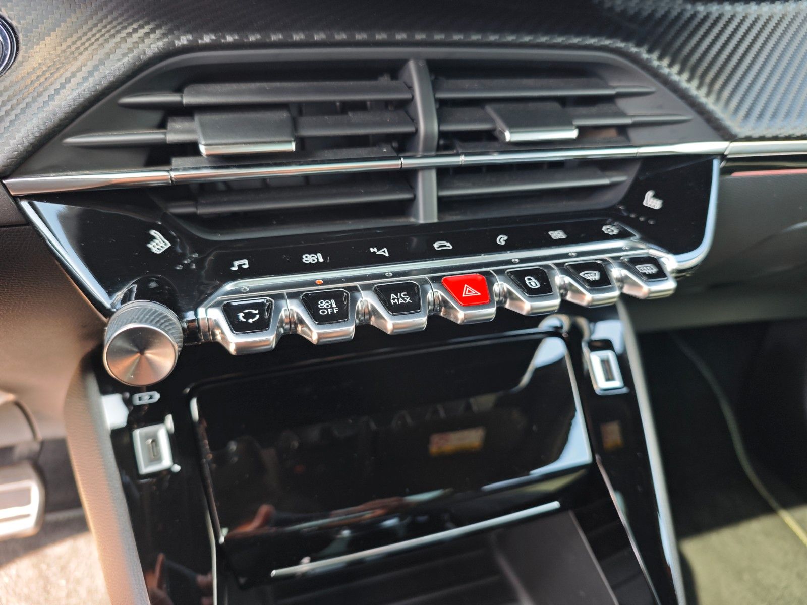 Fahrzeugabbildung Peugeot 2008 GT LINE*AUT.*NAVI*VOLL LED*GSD*KAMERA*