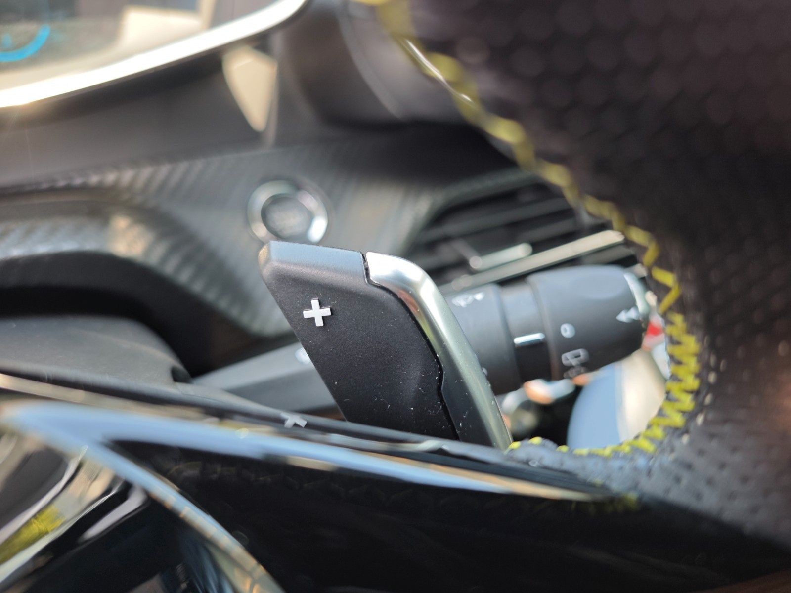 Fahrzeugabbildung Peugeot 2008 GT LINE*AUT.*NAVI*VOLL LED*GSD*KAMERA*
