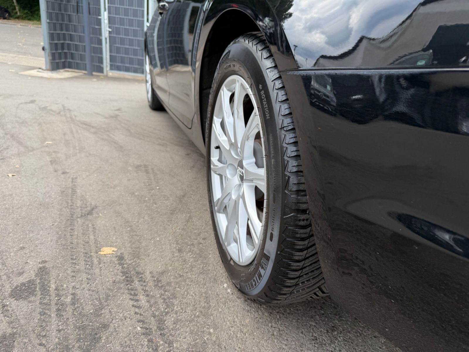 Fahrzeugabbildung Audi A4 2.0 TFSI S TRONIC QUATTRO SPORT *ALU*PDC*SHZ*