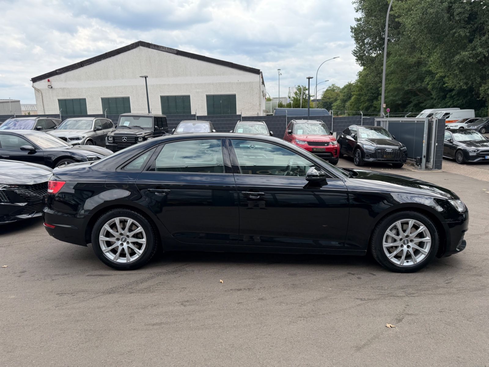 Fahrzeugabbildung Audi A4 2.0 TFSI S TRONIC QUATTRO SPORT *ALU*PDC*SHZ*