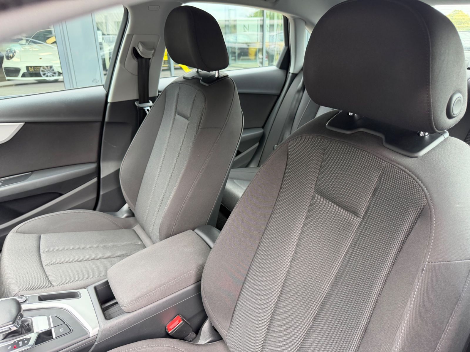 Fahrzeugabbildung Audi A4 2.0 TFSI S TRONIC QUATTRO SPORT *ALU*PDC*SHZ*