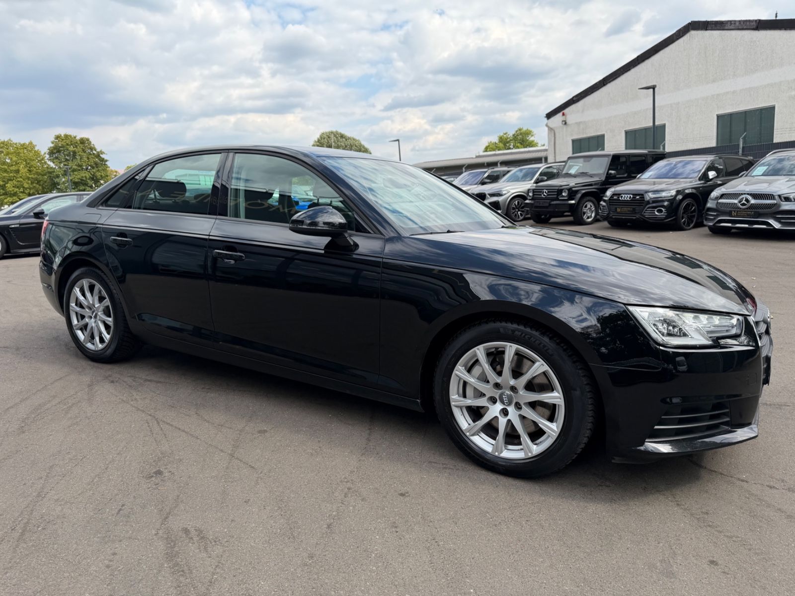 Fahrzeugabbildung Audi A4 2.0 TFSI S TRONIC QUATTRO SPORT *ALU*PDC*SHZ*