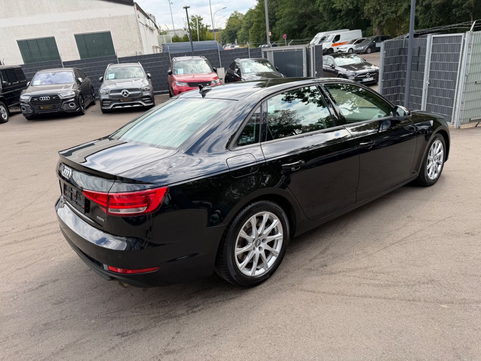 Fahrzeugabbildung Audi A4 2.0 TFSI S TRONIC QUATTRO SPORT *ALU*PDC*SHZ*