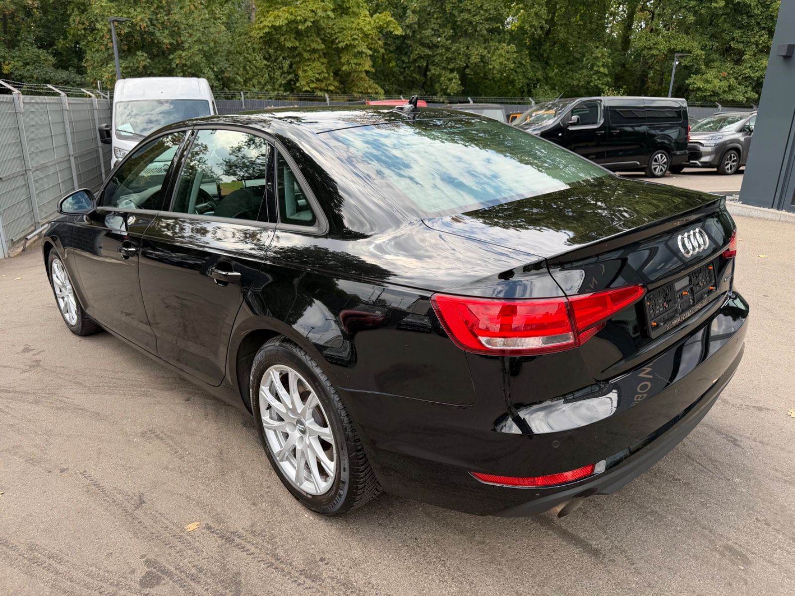 Fahrzeugabbildung Audi A4 2.0 TFSI S TRONIC QUATTRO SPORT *ALU*PDC*SHZ*