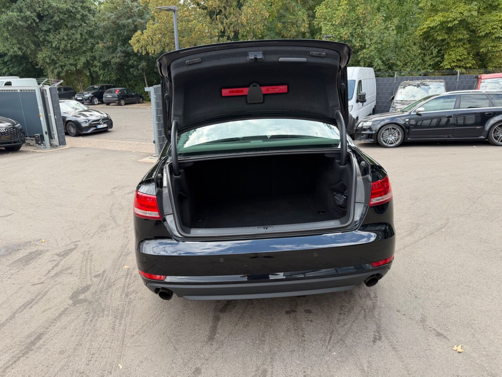 Fahrzeugabbildung Audi A4 2.0 TFSI S TRONIC QUATTRO SPORT *ALU*PDC*SHZ*