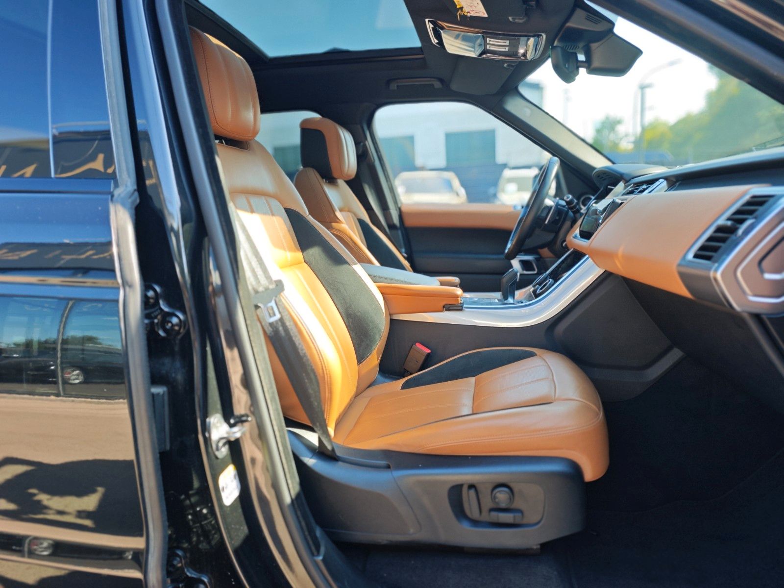 Fahrzeugabbildung Land Rover RANGE ROVER SPORT HSE DYNAMIC*PANORAMA*MERIDAN*