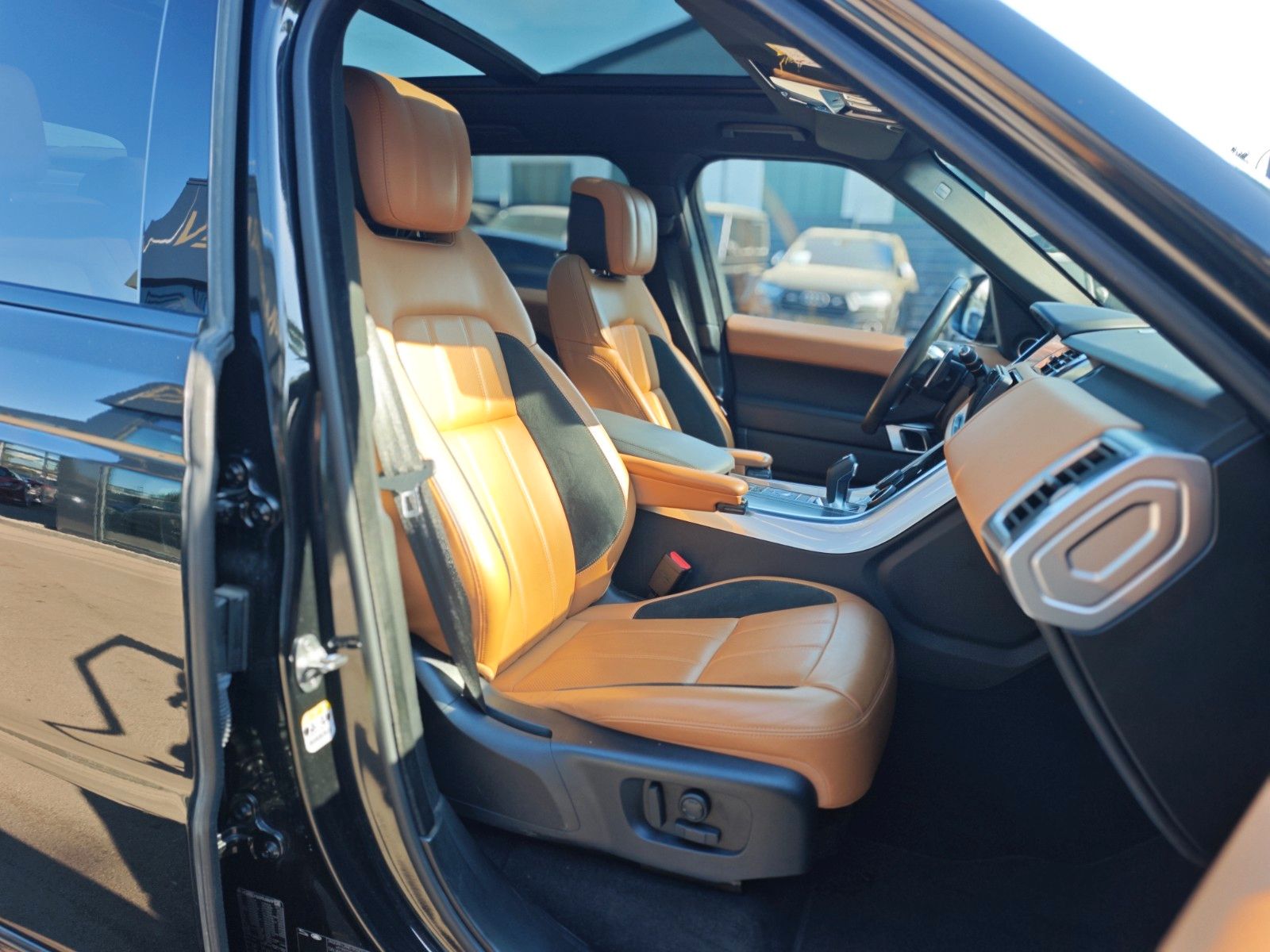 Fahrzeugabbildung Land Rover RANGE ROVER SPORT HSE DYNAMIC*PANORAMA*MERIDAN*