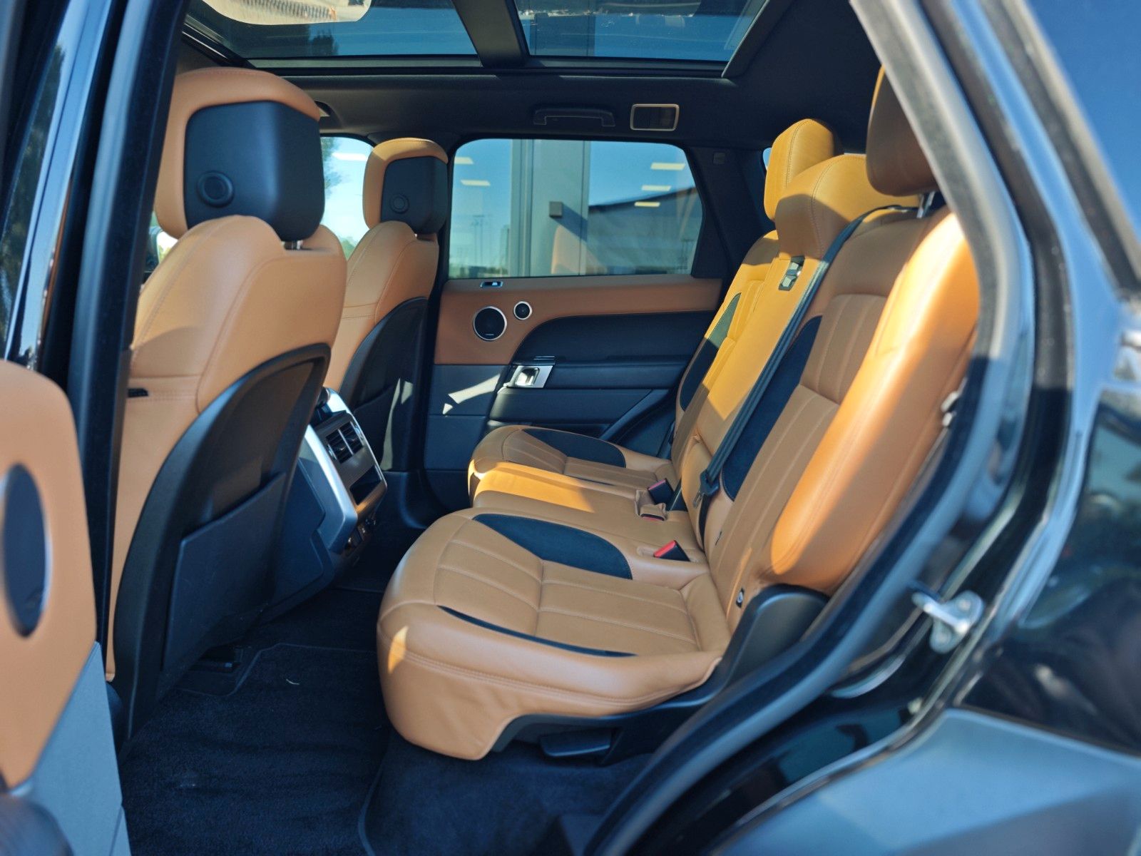 Fahrzeugabbildung Land Rover RANGE ROVER SPORT HSE DYNAMIC*PANORAMA*MERIDAN*