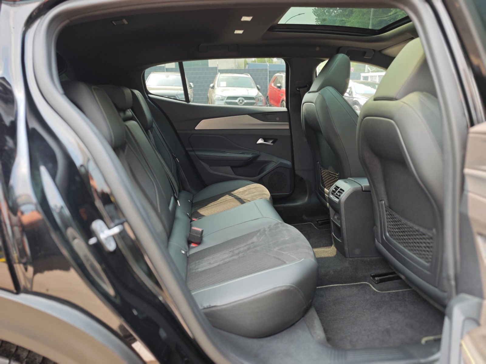 Fahrzeugabbildung Peugeot 408 PURETECH 130 GT *AUT*ASSIST*LED*KAM*NAVI*
