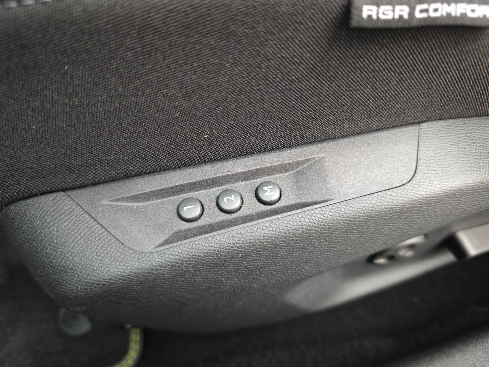 Fahrzeugabbildung Peugeot 408 PURETECH 130 GT *AUT*ASSIST*LED*KAM*NAVI*