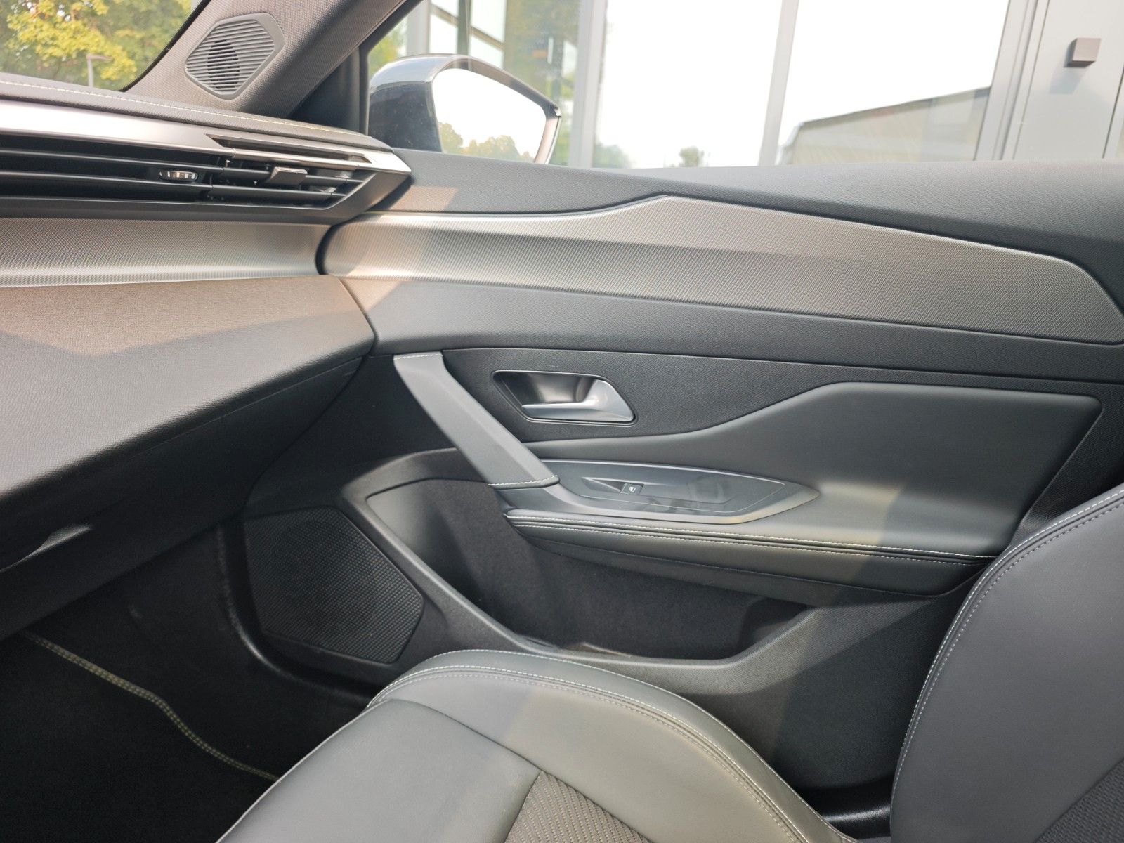Fahrzeugabbildung Peugeot 408 PURETECH 130 GT *AUT*ASSIST*LED*KAM*NAVI*
