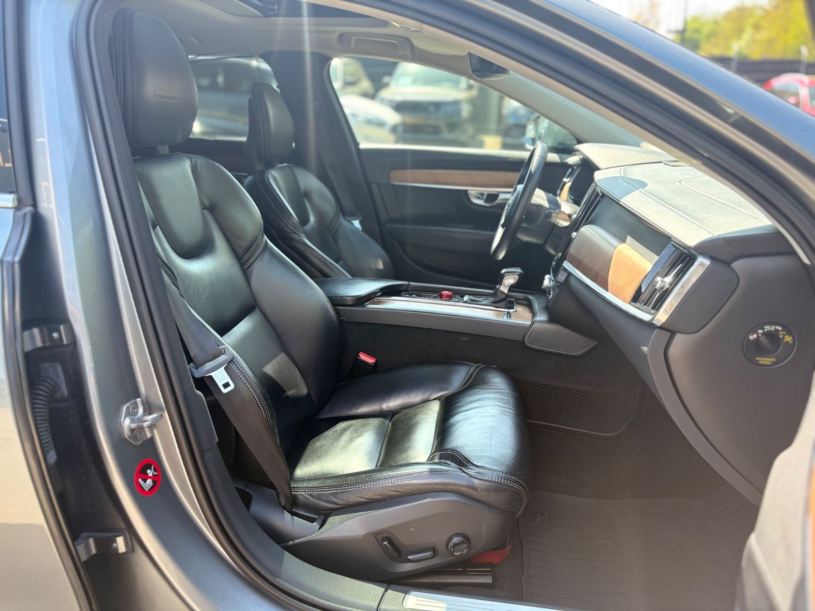Fahrzeugabbildung Volvo S90 INSCRIPTION AWD *LED*NAVI*LEDER*SCHIEBEDACH*