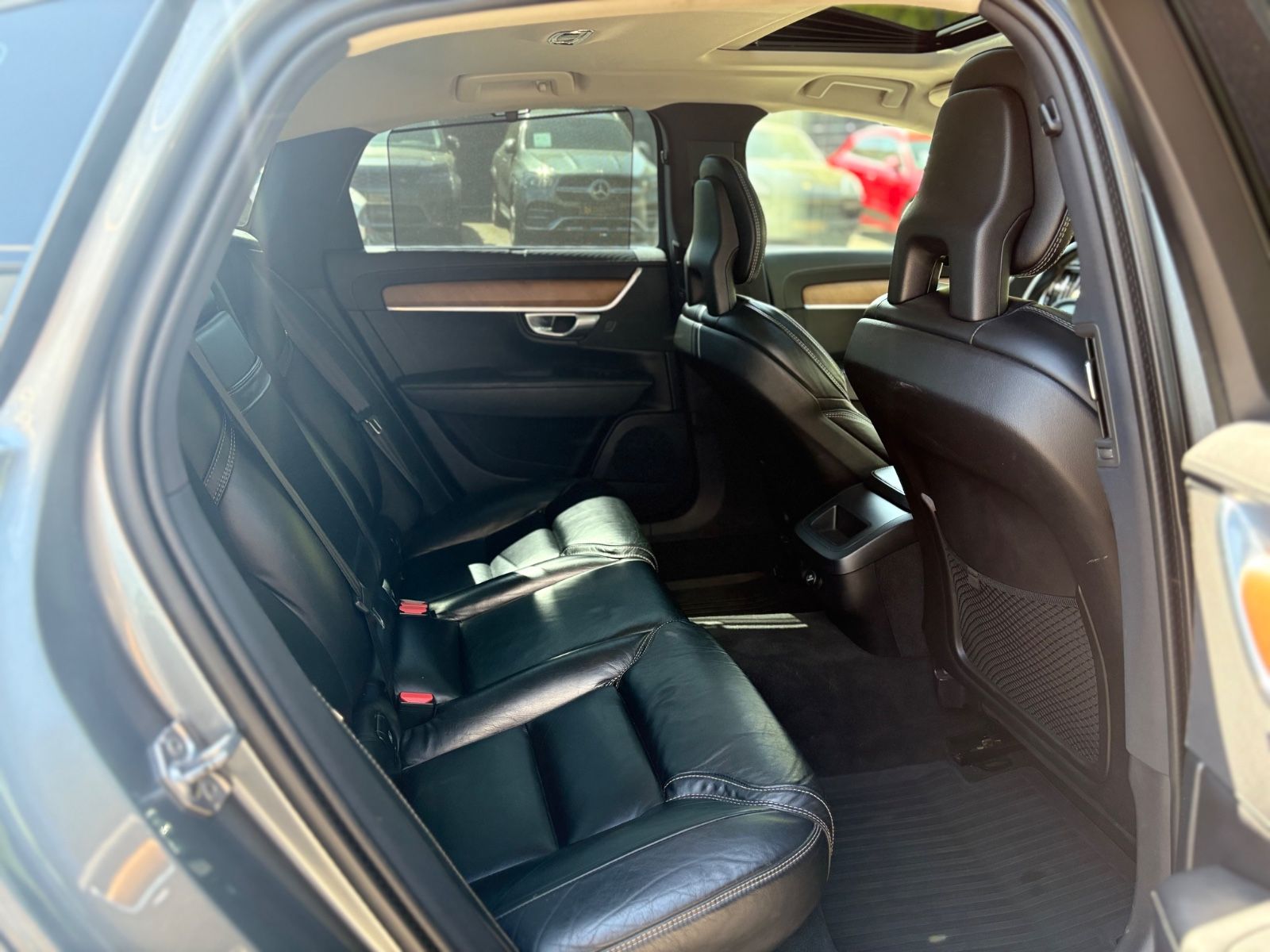 Fahrzeugabbildung Volvo S90 INSCRIPTION AWD *LED*NAVI*LEDER*SCHIEBEDACH*