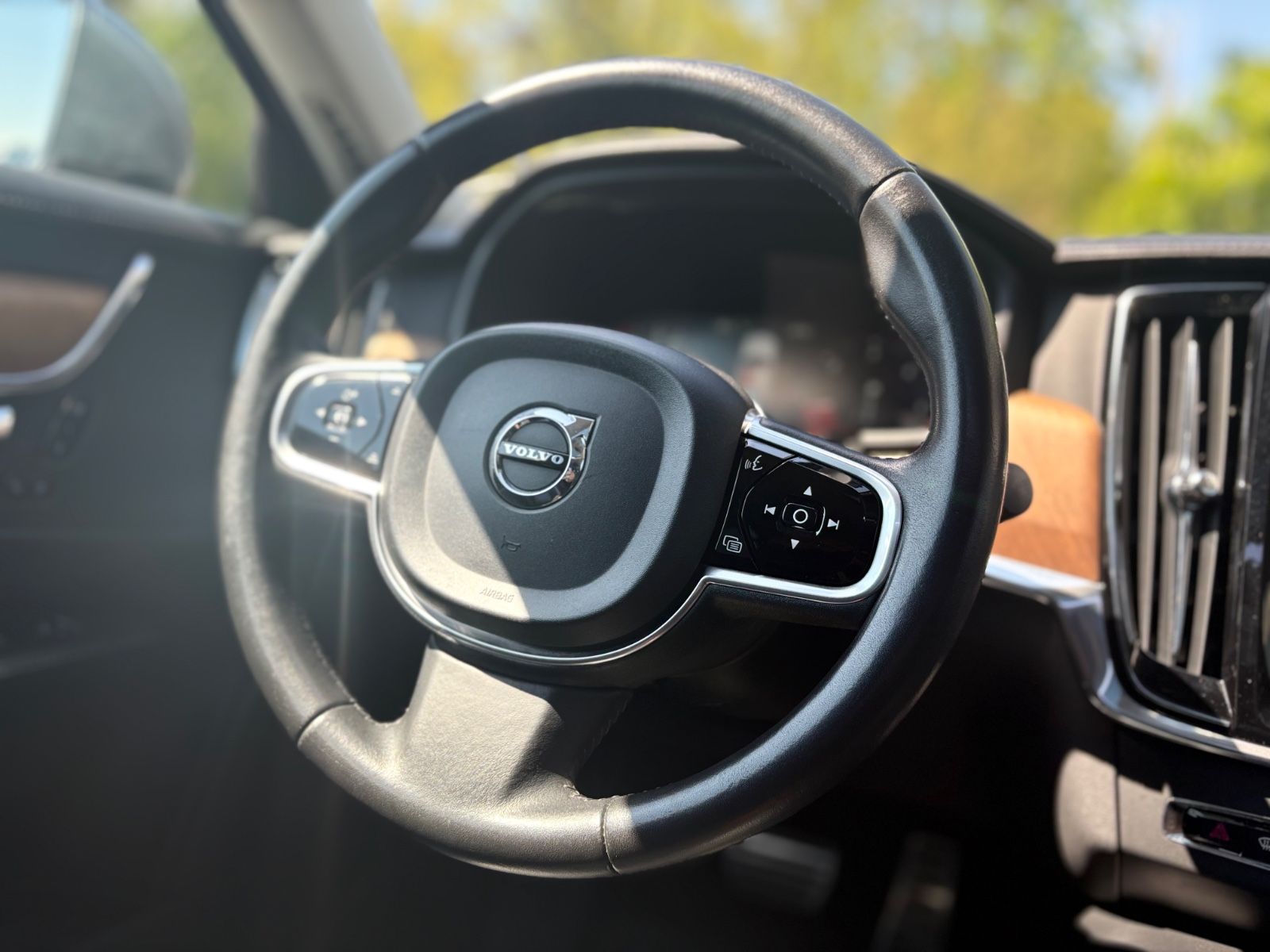 Fahrzeugabbildung Volvo S90 INSCRIPTION AWD *LED*NAVI*LEDER*SCHIEBEDACH*