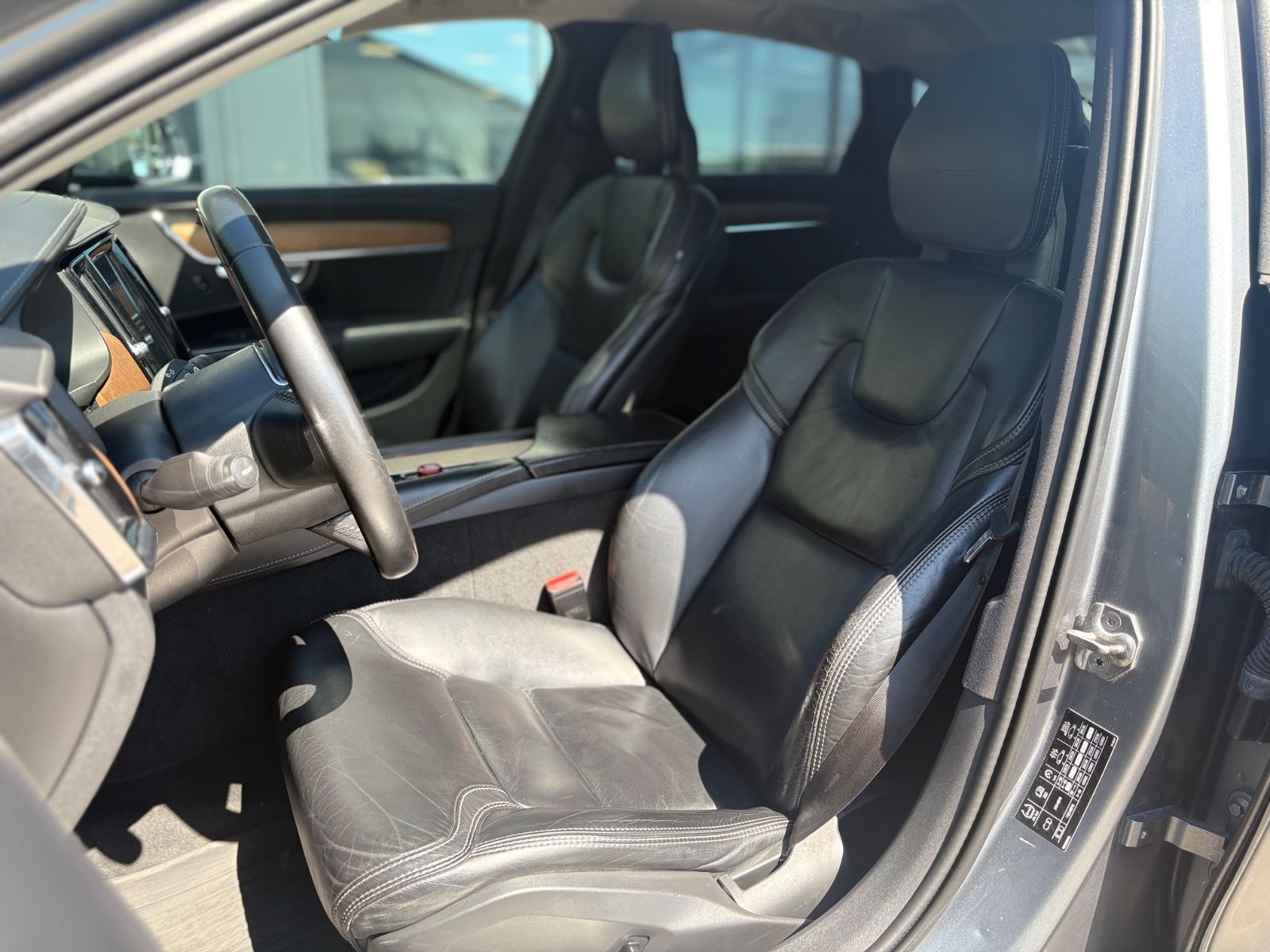 Fahrzeugabbildung Volvo S90 INSCRIPTION AWD *LED*NAVI*LEDER*SCHIEBEDACH*