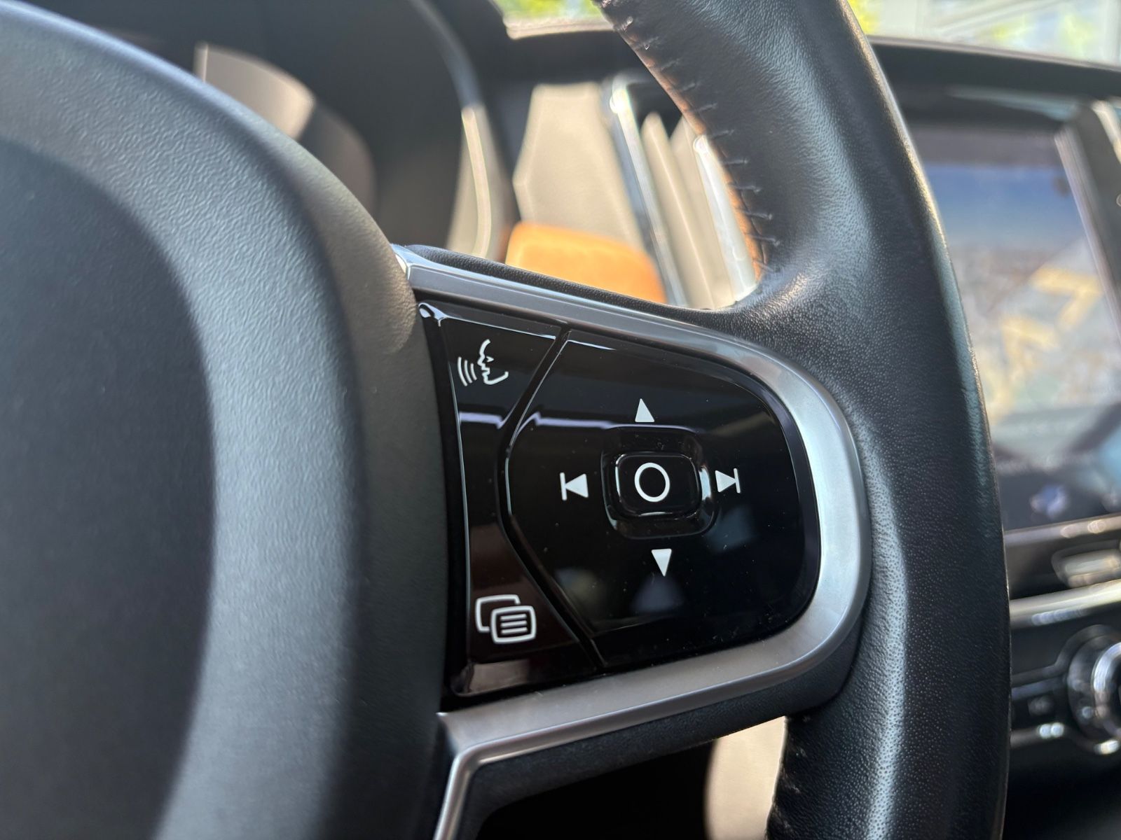 Fahrzeugabbildung Volvo S90 INSCRIPTION AWD *LED*NAVI*LEDER*SCHIEBEDACH*