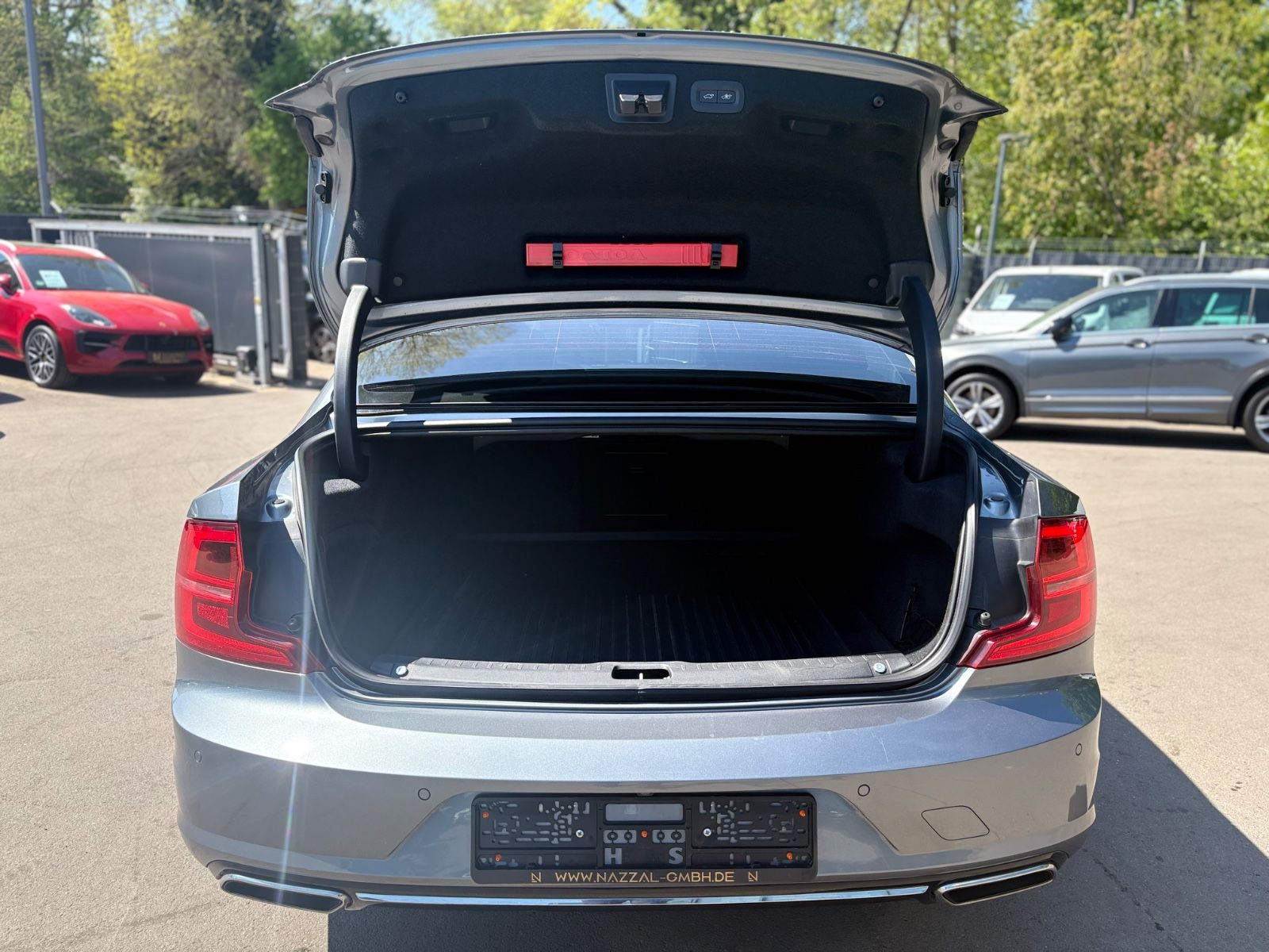 Fahrzeugabbildung Volvo S90 INSCRIPTION AWD *LED*NAVI*LEDER*SCHIEBEDACH*