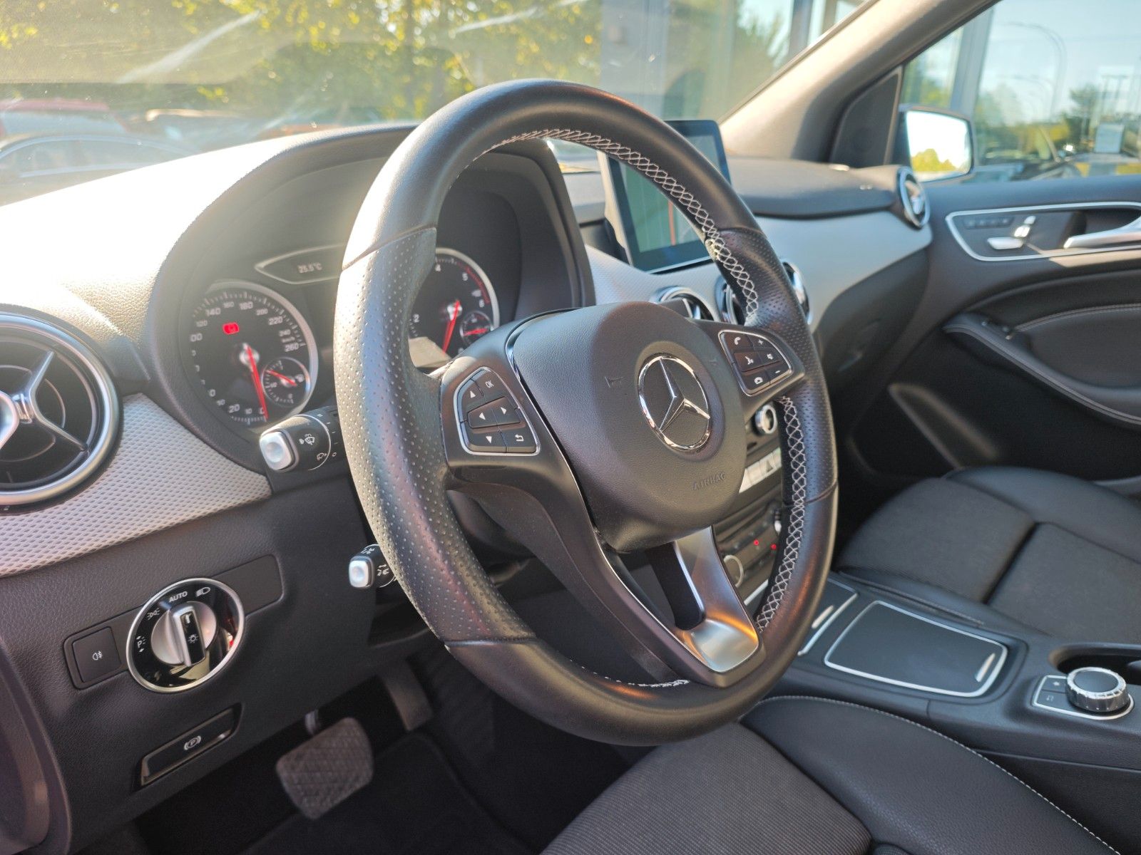 Fahrzeugabbildung Mercedes-Benz B 220 D EDITION*URBAN*AUTOMATIK*KAMERA*NIGHT*