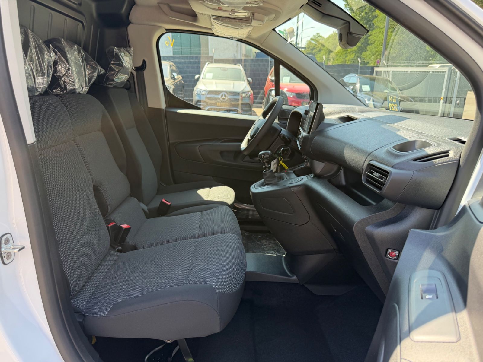 Fahrzeugabbildung Citroën BERLINGO KASTEN L1H1/M *JAHRESWAGEN*NAVI*KLIMA*