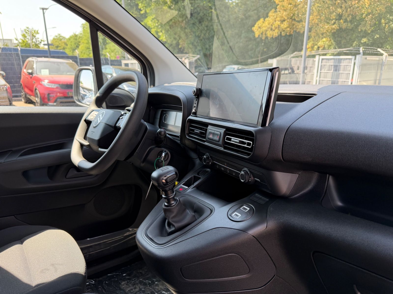 Fahrzeugabbildung Citroën BERLINGO KASTEN L1H1/M *JAHRESWAGEN*NAVI*KLIMA*