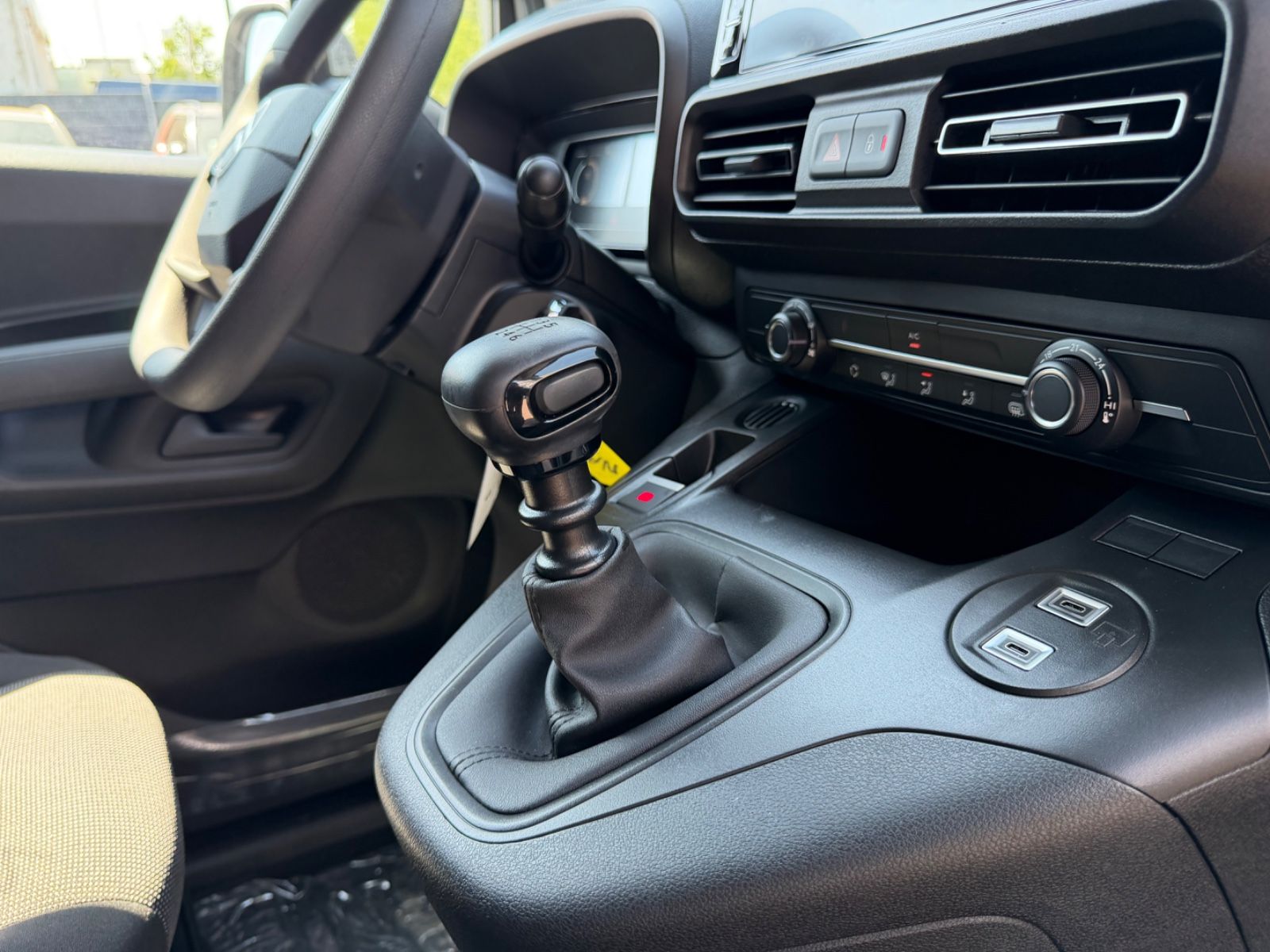 Fahrzeugabbildung Citroën BERLINGO KASTEN L1H1/M *JAHRESWAGEN*NAVI*KLIMA*