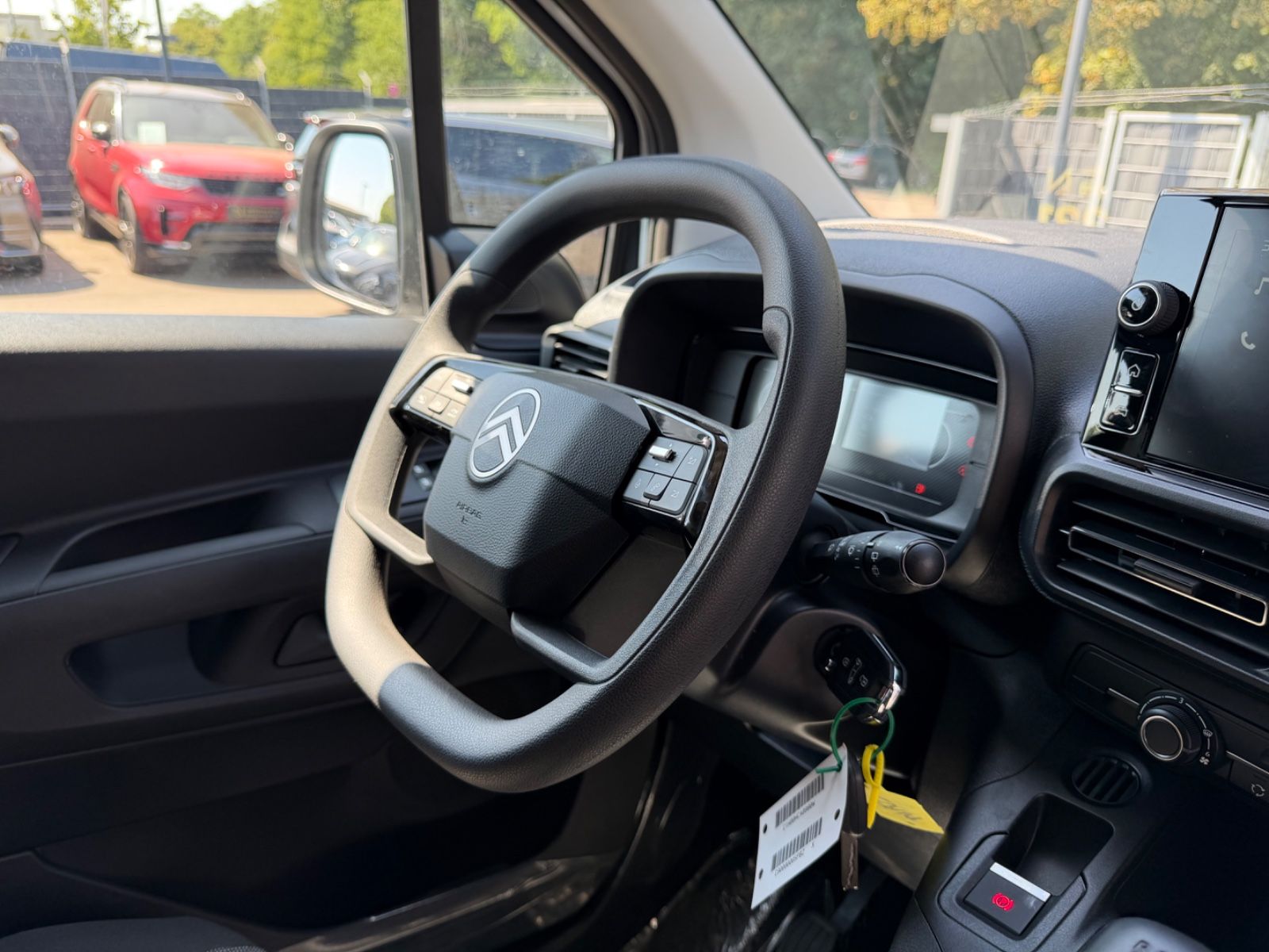 Fahrzeugabbildung Citroën BERLINGO KASTEN L1H1/M *JAHRESWAGEN*NAVI*KLIMA*