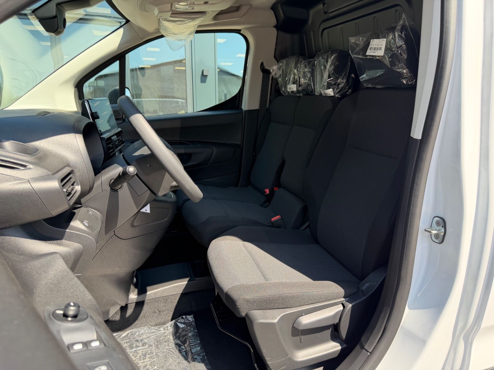 Fahrzeugabbildung Citroën BERLINGO KASTEN L1H1/M *JAHRESWAGEN*NAVI*KLIMA*