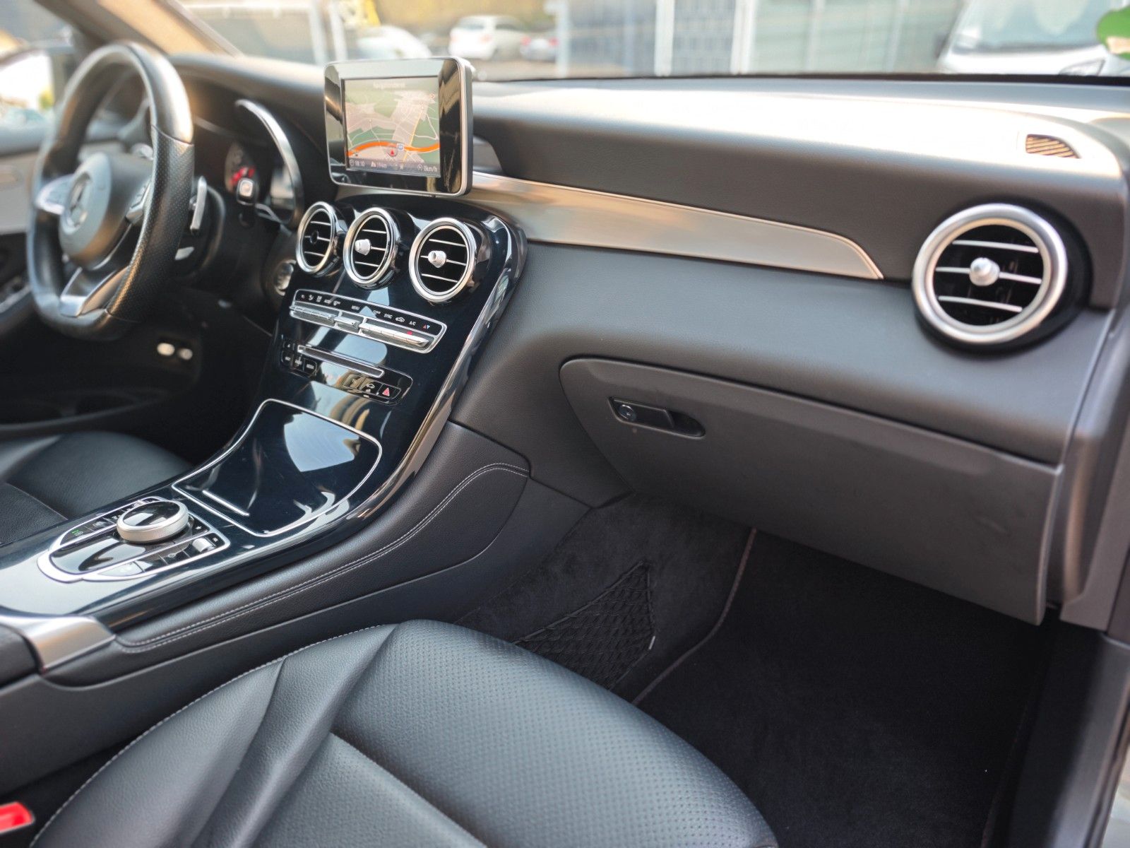 Fahrzeugabbildung Mercedes-Benz GLC250d COUPE 4M*AMG-LINE*NIGHT*KAMERA*LED*