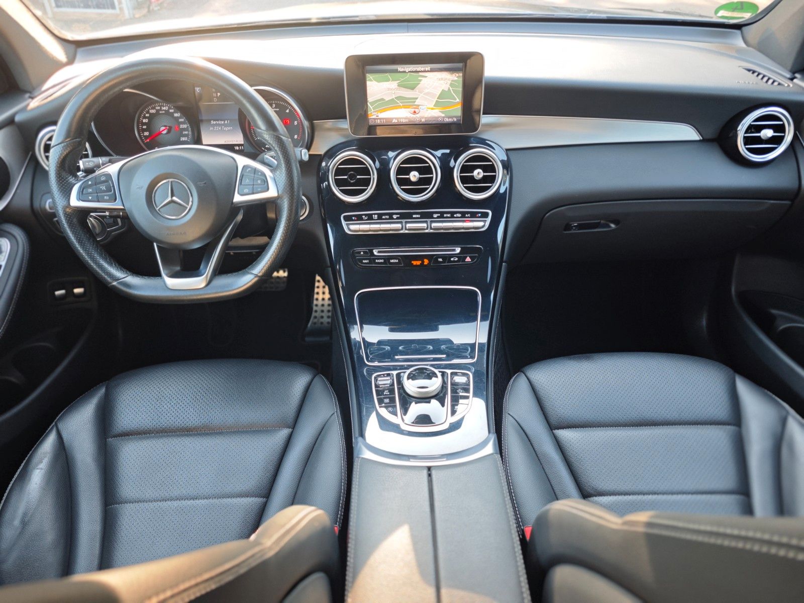 Fahrzeugabbildung Mercedes-Benz GLC250d COUPE 4M*AMG-LINE*NIGHT*KAMERA*LED*