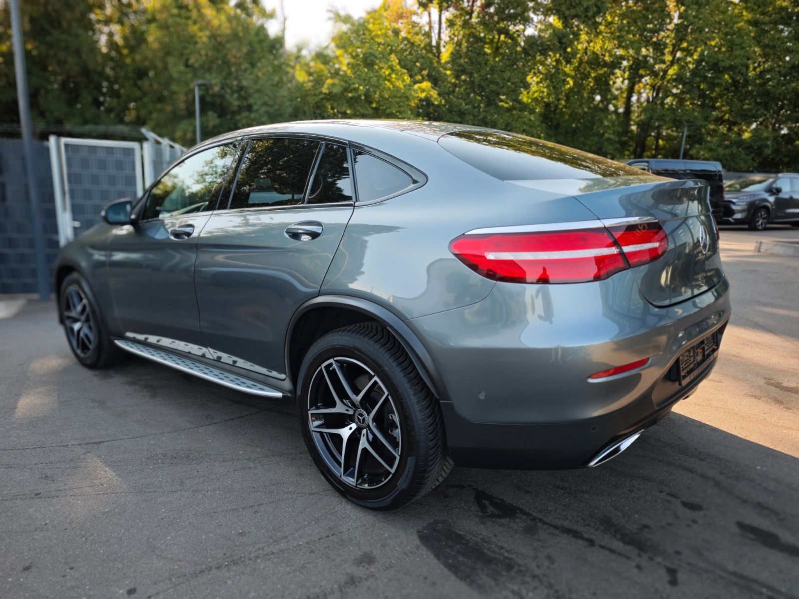 Fahrzeugabbildung Mercedes-Benz GLC250d COUPE 4M*AMG-LINE*NIGHT*KAMERA*LED*