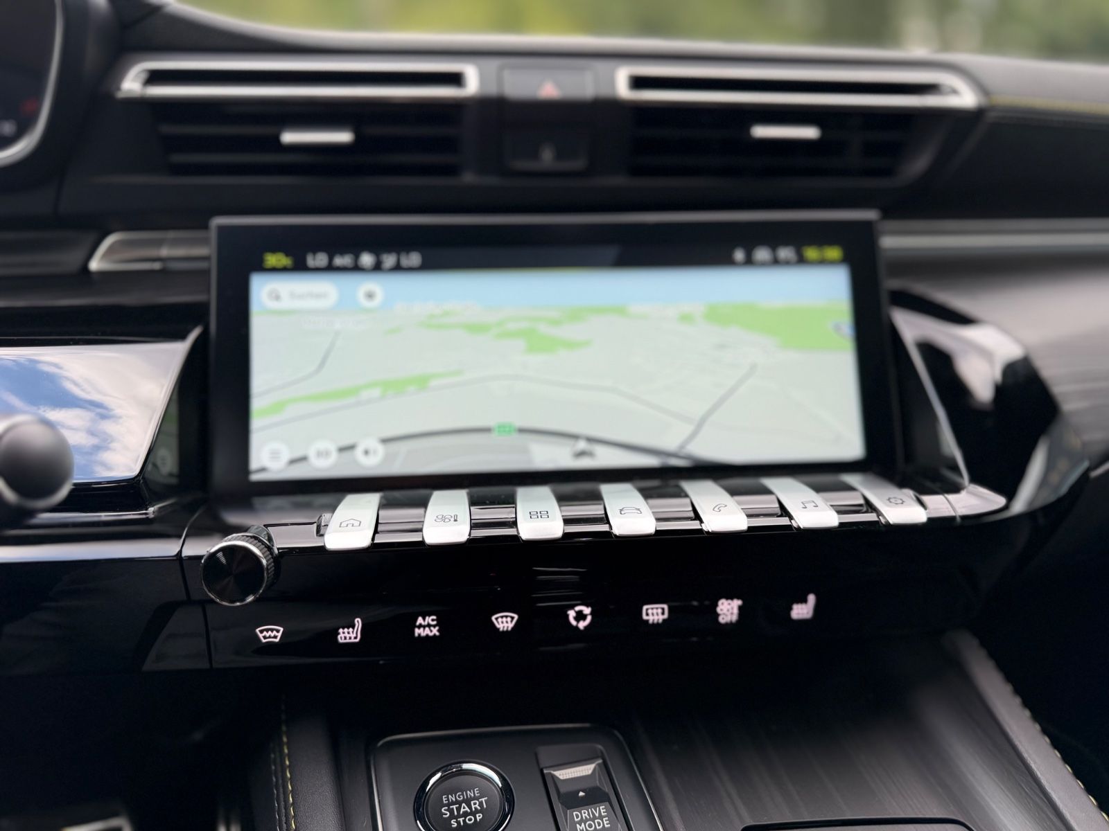 Fahrzeugabbildung Peugeot 508 SW HYBRID 4 360 PSE*PANORAMA*FOCAL*