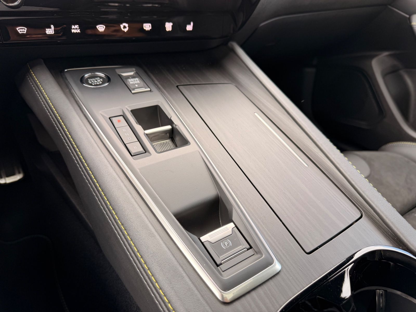 Fahrzeugabbildung Peugeot 508 SW HYBRID 4 360 PSE*PANORAMA*FOCAL*