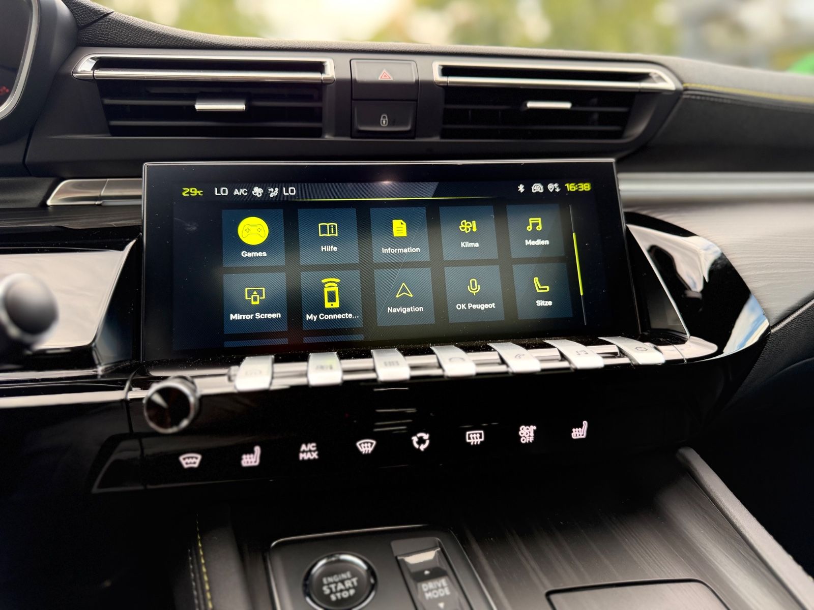 Fahrzeugabbildung Peugeot 508 SW HYBRID 4 360 PSE*PANORAMA*FOCAL*