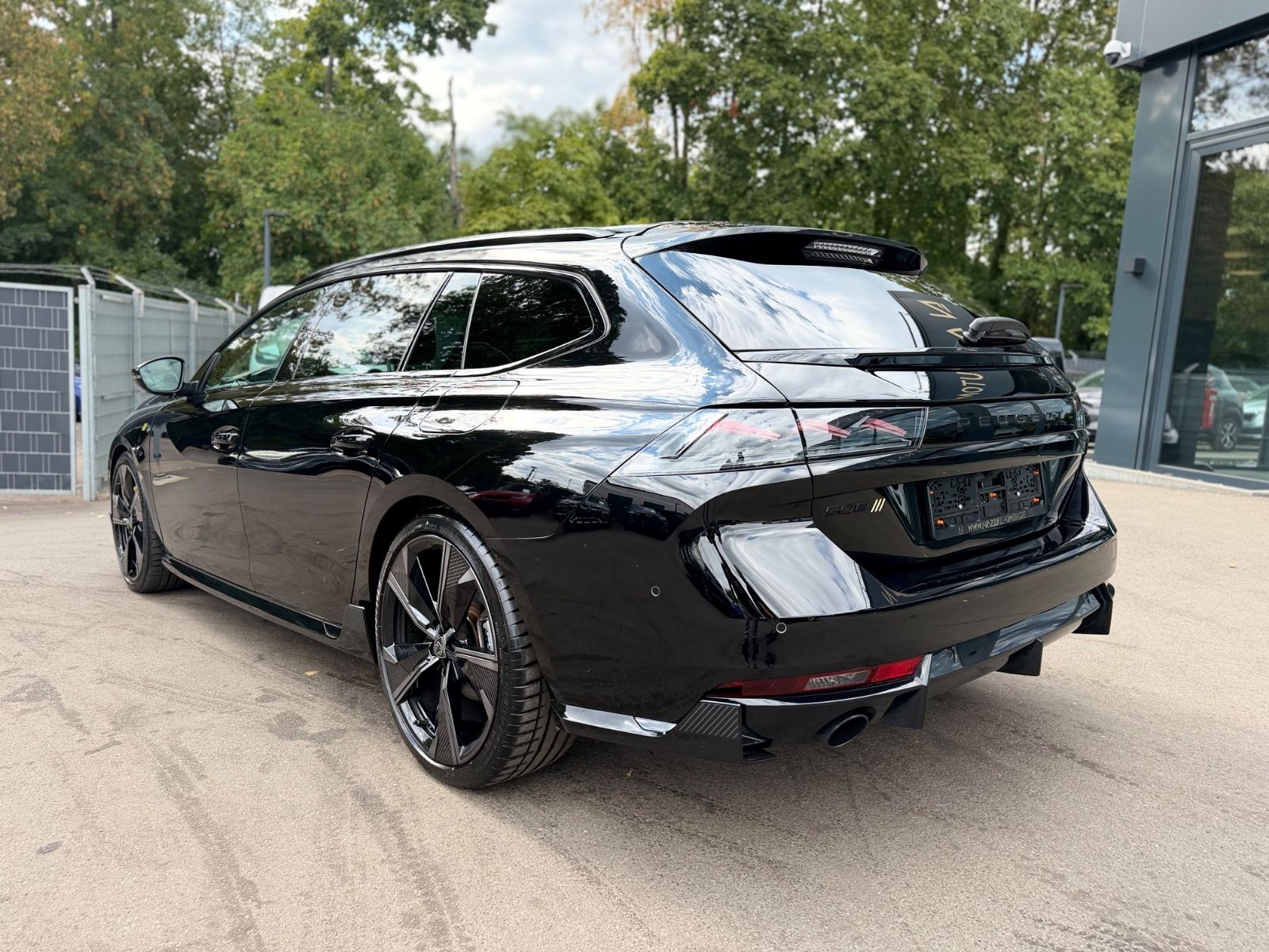 Fahrzeugabbildung Peugeot 508 SW HYBRID 4 360 PSE*PANORAMA*FOCAL*
